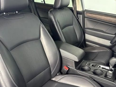 Used 2018 Subaru Outback 2.5i Limited AWD/4WD image 25