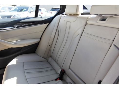 Used 2020 BMW 530i w/ Convenience Package image 14