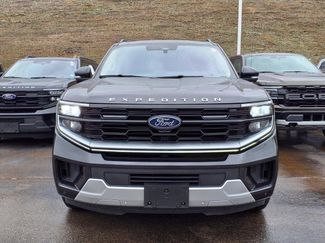 Used 2025 Ford Expedition Max Platinum video 2
