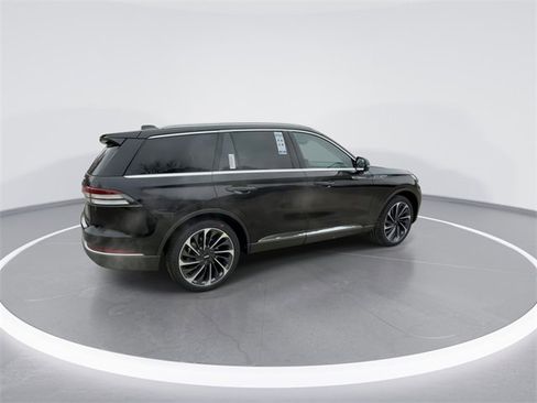 New 2026 Lincoln Aviator Reserve image 8