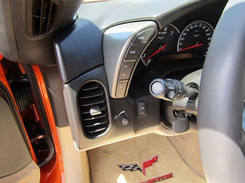 Used 2007 Chevrolet Corvette Convertible w/ Preferred Equipment Group RWD image 14