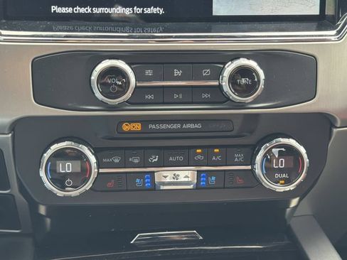 Used 2022 Ford F350 Platinum AWD/4WD image 21