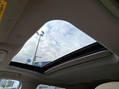 Used 2022 Toyota Highlander XLE image 15