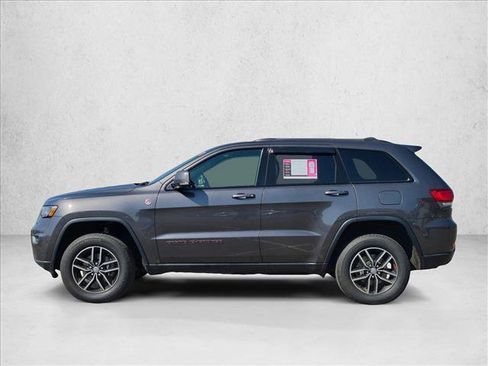 Used 2017 Jeep Grand Cherokee Trailhawk AWD/4WD image 8