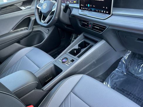 New 2026 Volkswagen Tiguan SE R-Line AWD/4WD image 15