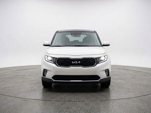 Used 2025 Kia Soul LX w/ LX Technology Package image 2