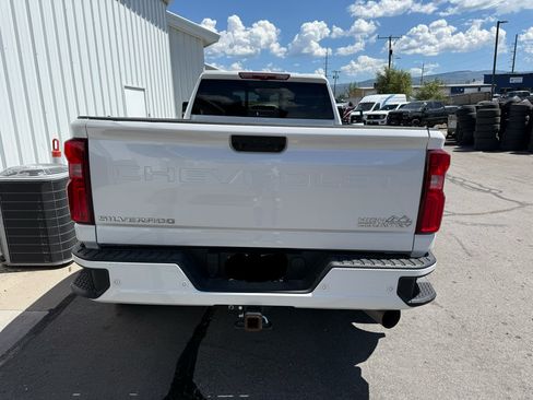 Used 2024 Chevrolet Silverado 3500 High Country w/ High Country Premium Package AWD/4WD image 5