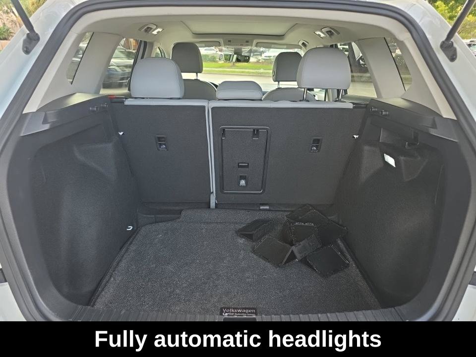 Used 2024 Volkswagen Taos SE w/ Panoramic Sunroof Package FWD image 14