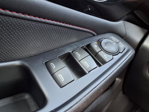 Used 2023 Chevrolet Traverse RS AWD/4WD image 25