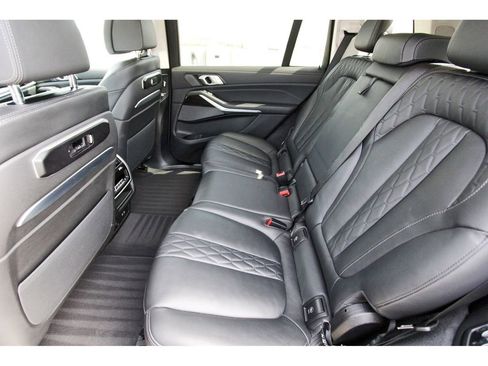 Used 2025 BMW X7 xDrive40i image 7