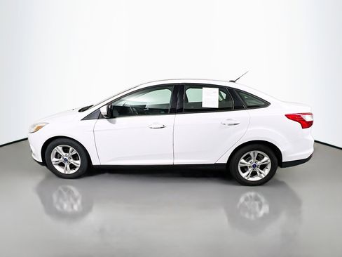Used 2013 Ford Focus SE w/ SE Winter Pkg image 9