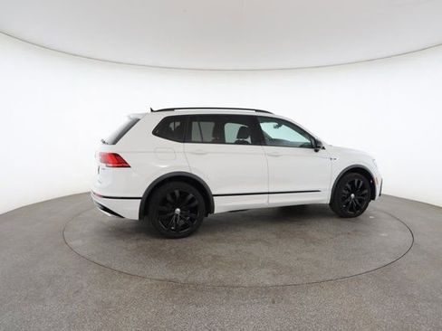Used 2021 Volkswagen Tiguan SE R-Line image 20