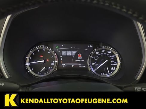 Used 2022 Toyota Highlander XLE AWD/4WD image 12