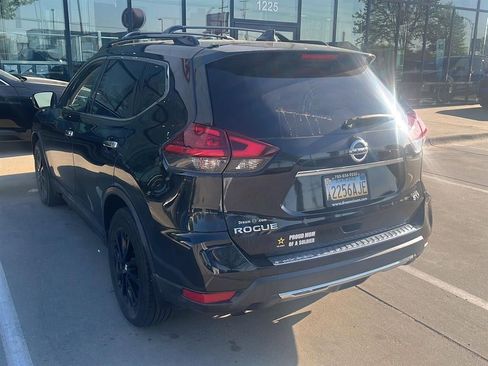 Used 2017 Nissan Rogue SV w/ Midnight Edition image 3