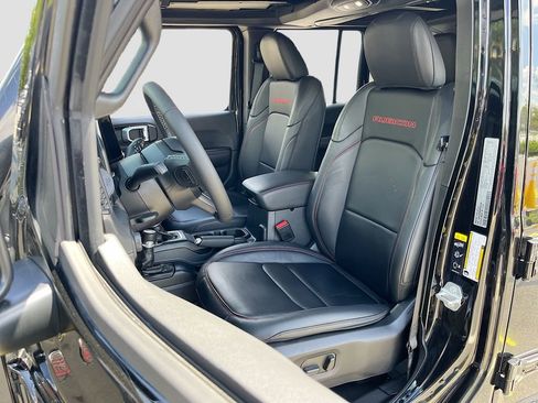 Used 2025 Jeep Wrangler Unlimited Rubicon image 21