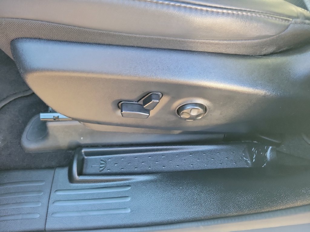 Used 2025 Chrysler Pacifica Select FWD image 25