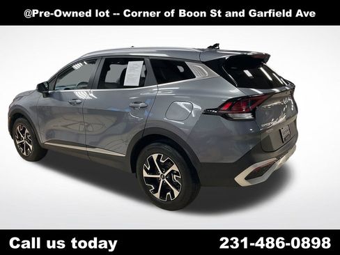 Used 2025 Kia Sportage EX AWD/4WD image 4