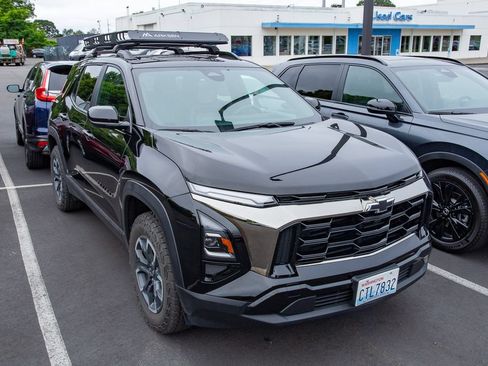 Used 2025 Chevrolet Equinox ACTIV AWD/4WD image 3