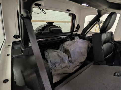 Used 2021 Jeep Wrangler Unlimited Rubicon 4xe w/ Cold Weather Group AWD/4WD image 18