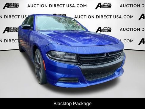Used 2021 Dodge Charger SXT w/ Blacktop Package image 3