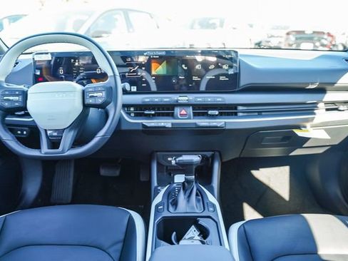 New 2026 Kia K4 GT-Line w/ GT-Line Sunroof Package FWD image 5