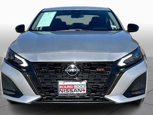 Certified 2023 Nissan Altima 2.5 SR image 3