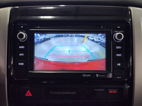Used 2015 Toyota Tacoma 4x4 Double Cab w/ TRD Off-Road Package image 39