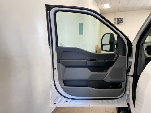 New 2026 Ford F550 4x4 Regular Cab Super Duty image 9