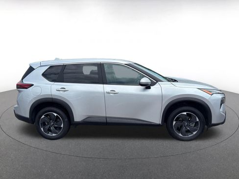 Used 2025 Nissan Rogue SV AWD/4WD image 15
