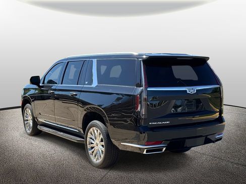 Used 2024 Cadillac Escalade ESV Premium Luxury AWD/4WD image 4