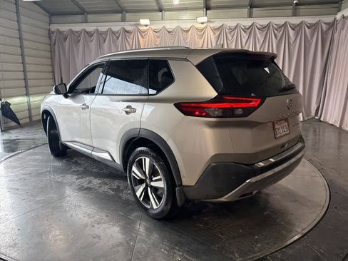 Used 2021 Nissan Rogue Platinum image 7