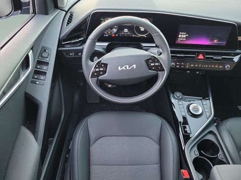 New 2026 Kia Niro Wind FWD image 9
