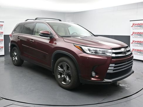 Used 2018 Toyota Highlander Limited Platinum AWD/4WD image 2
