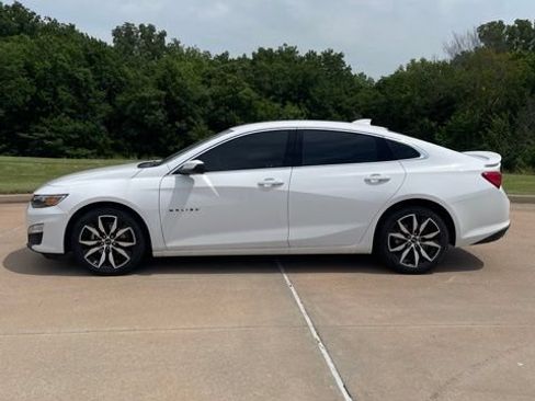 Used 2022 Chevrolet Malibu RS FWD image 2