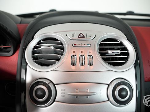 Used 2005 Mercedes-Benz SLR image 39
