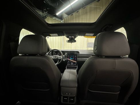 Certified 2025 GMC Terrain Elevation w/ Elevation Premium Package AWD/4WD image 19