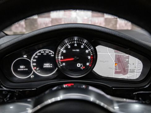 Used 2018 Porsche Panamera 4 image 17