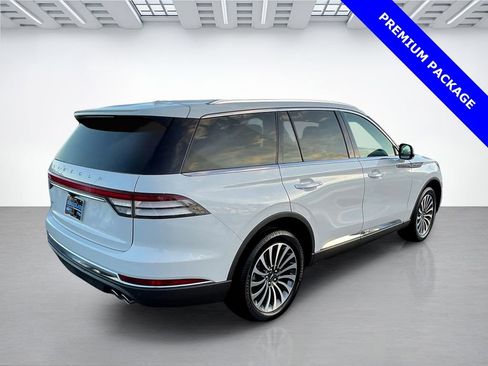 Used 2022 Lincoln Aviator AWD w/ Premium Package image 3