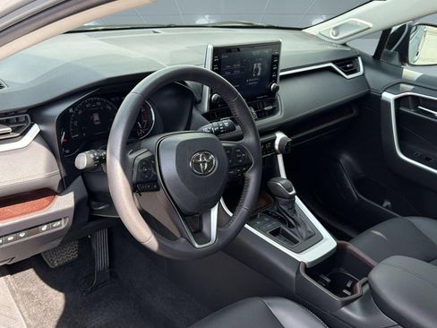 Used 2022 Toyota RAV4 Limited w/ Limited Grade Weather Package FWD image 4