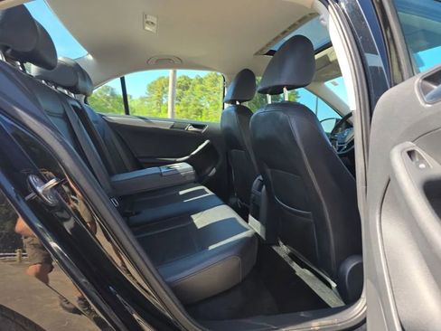 Used 2017 Volkswagen Jetta SE image 42