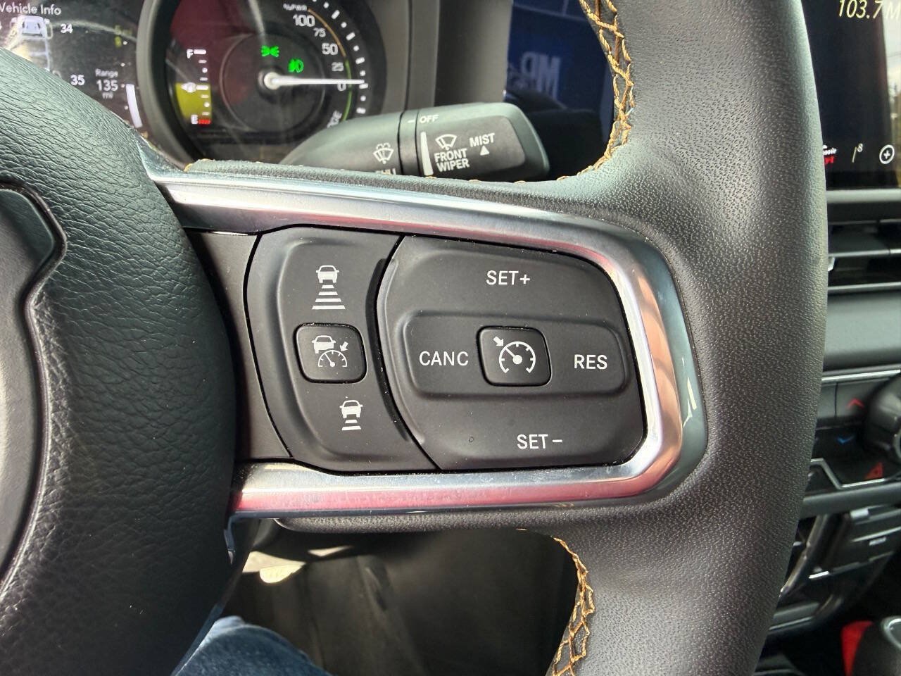 Used 2024 Jeep Wrangler Unlimited Sahara AWD/4WD image 25