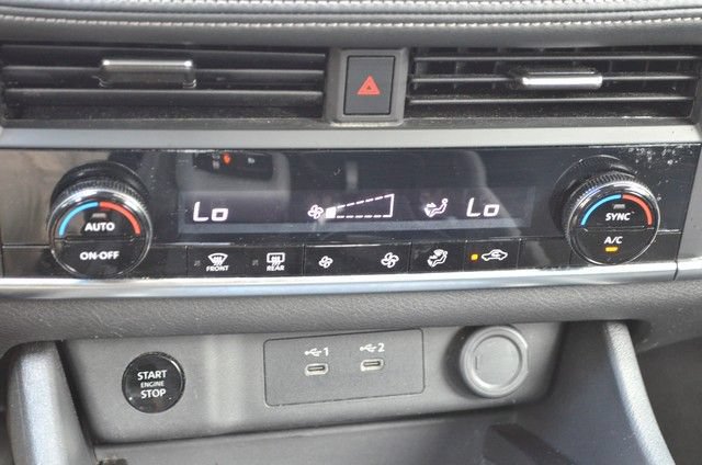 Used 2025 Nissan Rogue SV AWD/4WD image 29