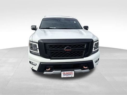 Used 2021 Nissan Titan PRO-4X w/ Pro-4x Convenience Package image 8