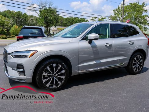 Used 2023 Volvo XC60 B5 Plus w/ Climate Package AWD/4WD image 3