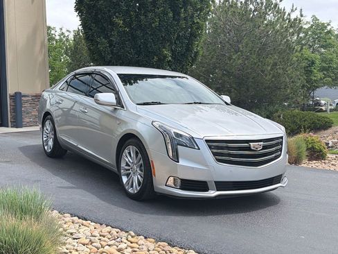 Used 2018 Cadillac XTS Luxury FWD image 3