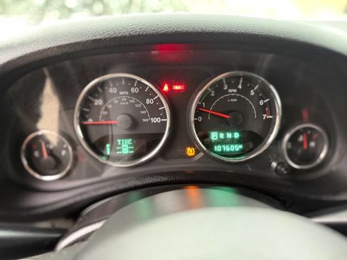 Used 2015 Jeep Wrangler Unlimited Sport w/ Connectivity Group AWD/4WD image 16