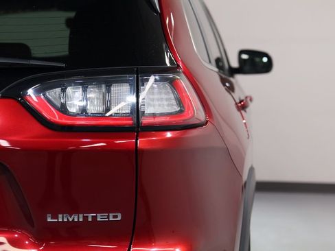 Used 2019 Jeep Cherokee Limited AWD/4WD image 15