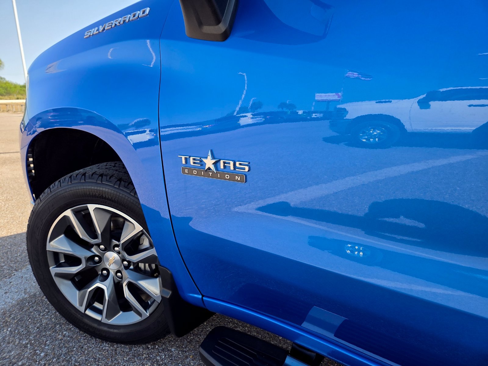 Used 2025 Chevrolet Silverado 1500 LT w/ Texas Edition Plus RWD image 16