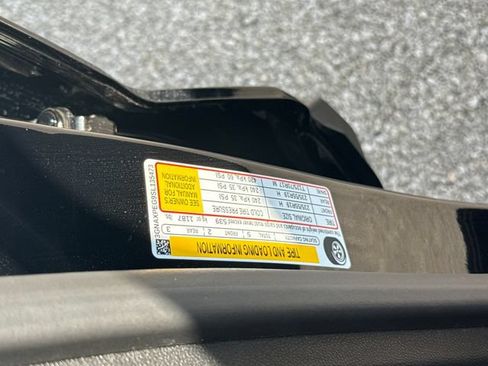 Used 2025 Chevrolet Equinox LT w/ Safety and Technology Package AWD/4WD image 21