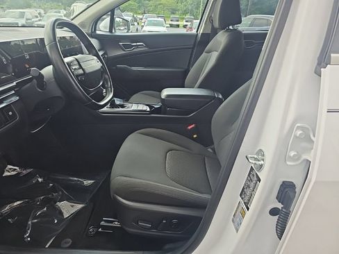 Used 2026 Kia Sportage LX w/ LX Convenience Package FWD image 9